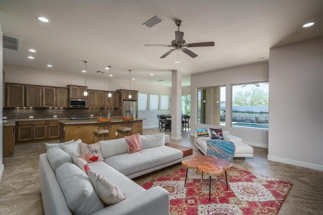 Building Photo - 18215 W Desert Sage Dr