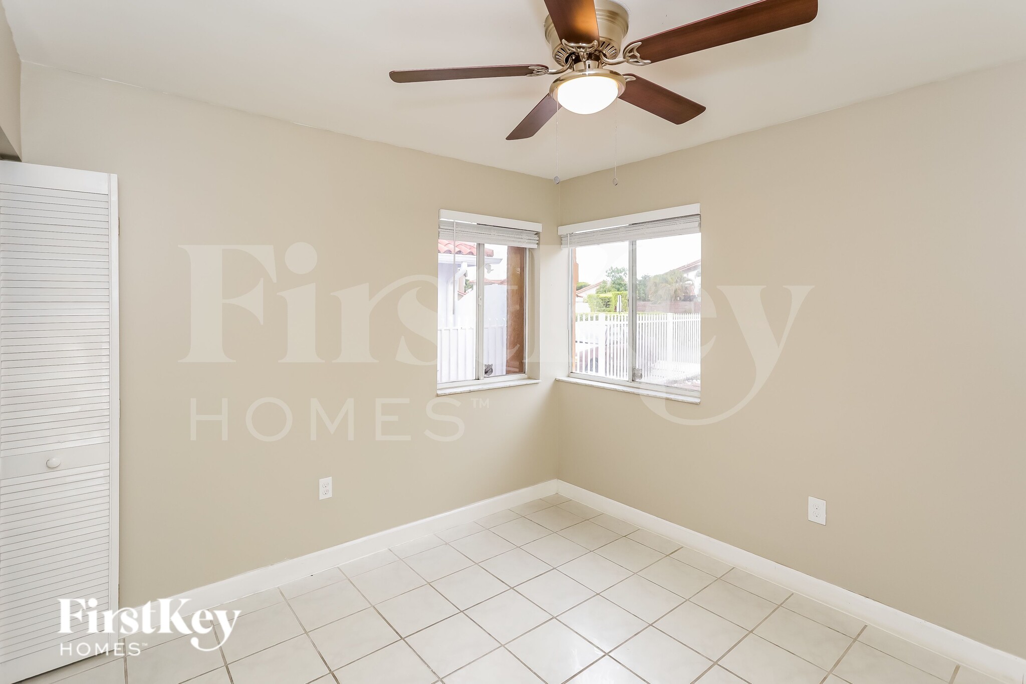 Building Photo - 1934 SW 123rd Ave