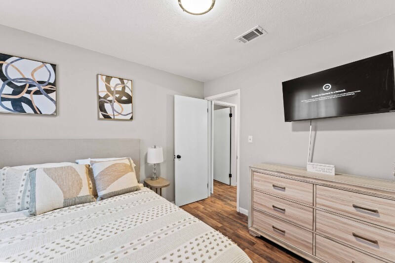 Building Photo - 10951 Naples Ct N