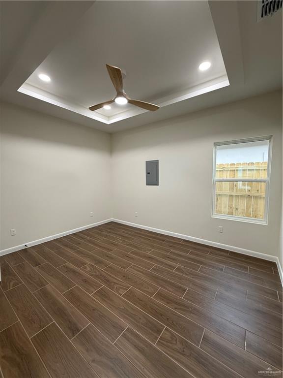 Building Photo - 13 S Woodland Dr