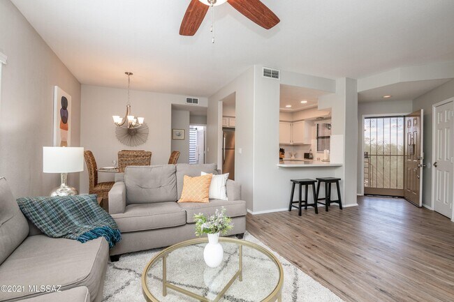 Building Photo - 6655 N Canyon Crest Dr