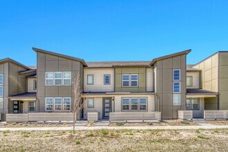 Building Photo - $2,195.95-  3 Bed, 2.5-Bath townhome in CO Springs with Central AC