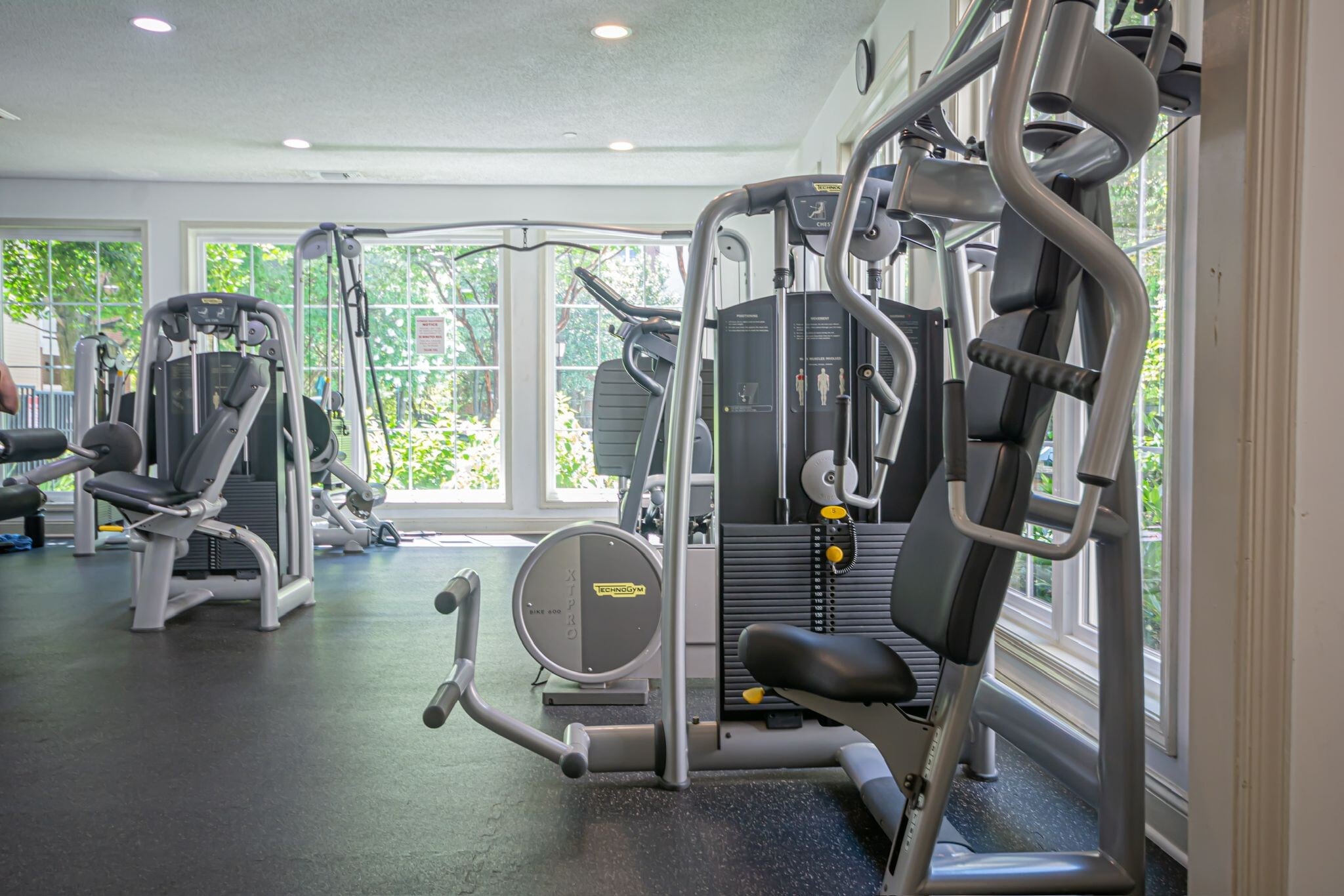 Building Photo - 1504 Lincoln Way