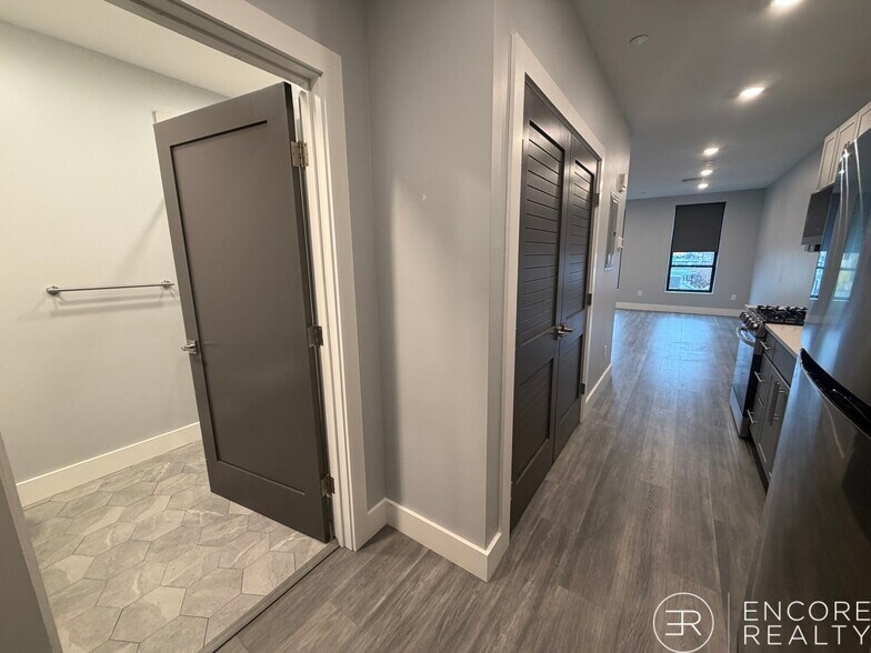 Building Photo - 365 Western Ave