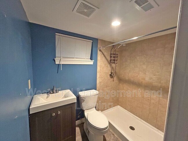 Building Photo - 1108 Collingwood Dr
