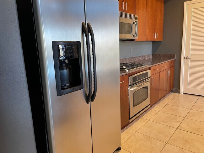Building Photo - 56 E Serene Ave