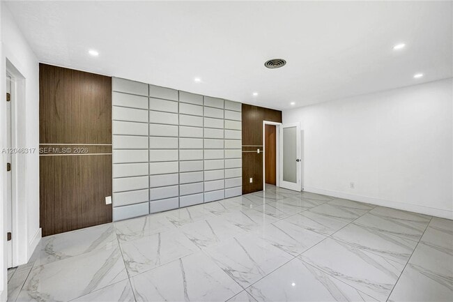 Building Photo - 12525 SW 68th Ct