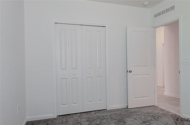 Building Photo - 4986 Worchester Dr