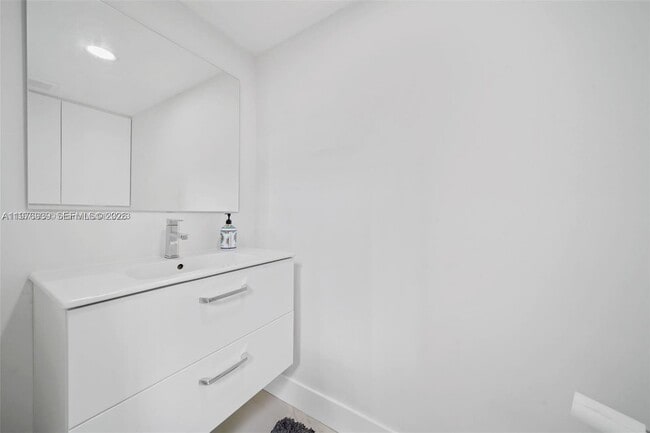 Building Photo - 3436 SW 88th Pl