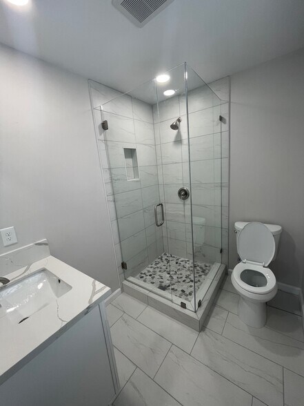 Building Photo - 410 Highland Ave