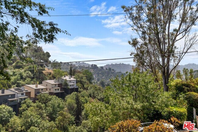 Building Photo - 4608 Nob Hill Dr
