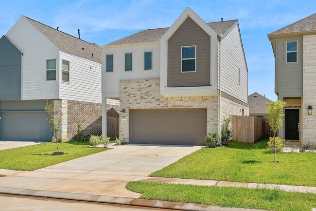 Building Photo - 17114 Pentland Hls Wy