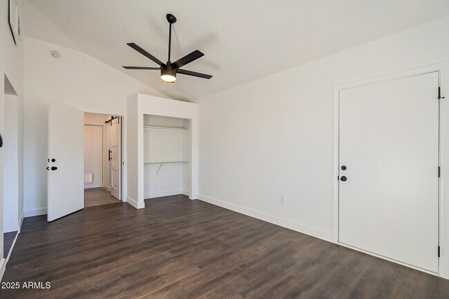 Building Photo - 1316 E Lemon St