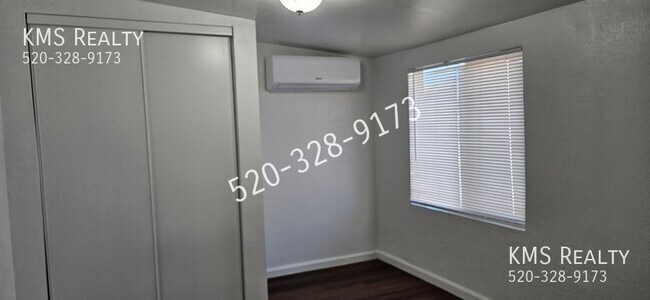 Building Photo - 757 E Pastime Rd