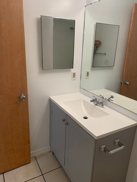 Bathroom - 1197 S Park Ave