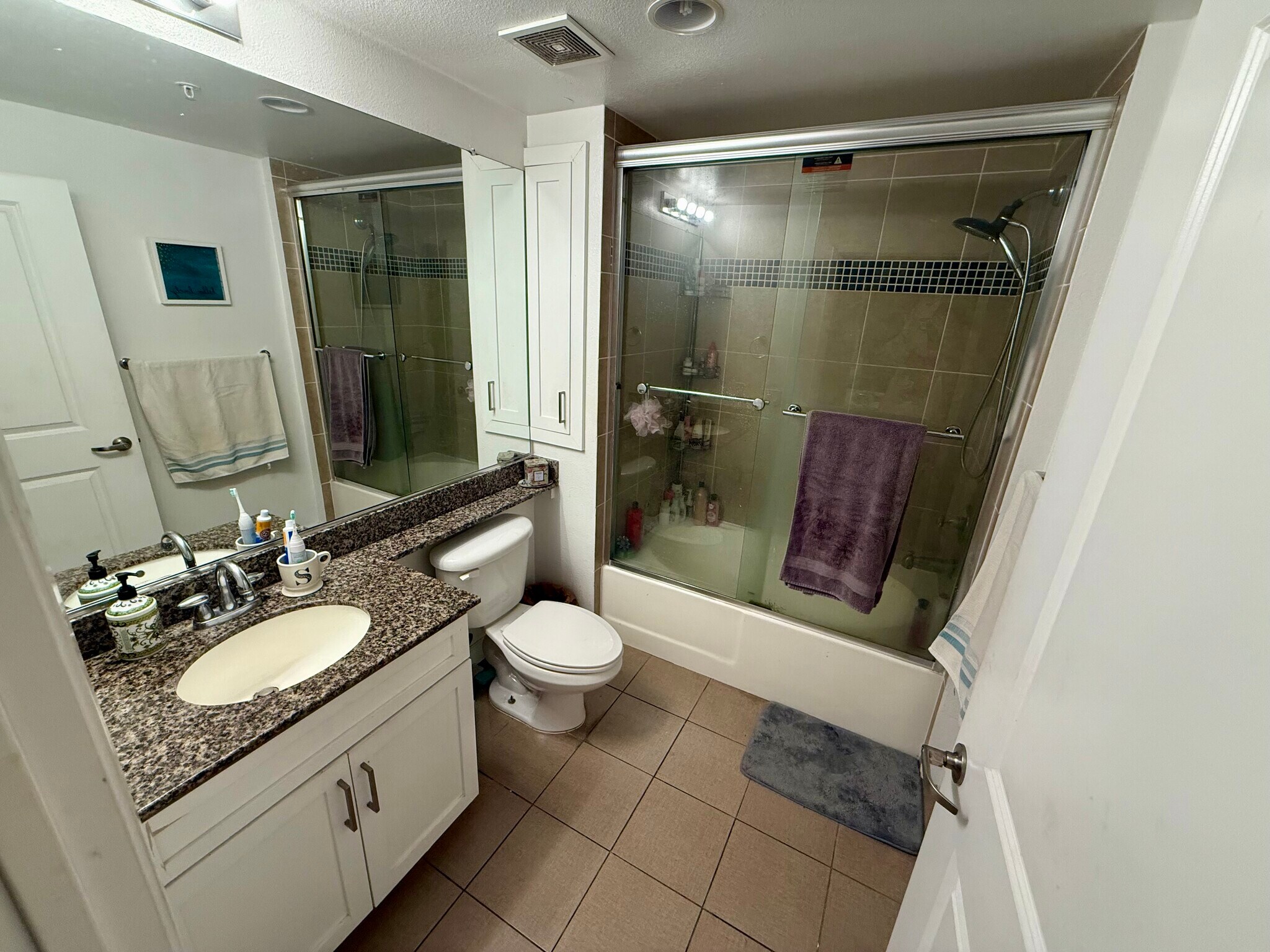main bathroom - 1336 Scholarship