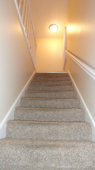 Building Photo - 5231 Dakota Dr