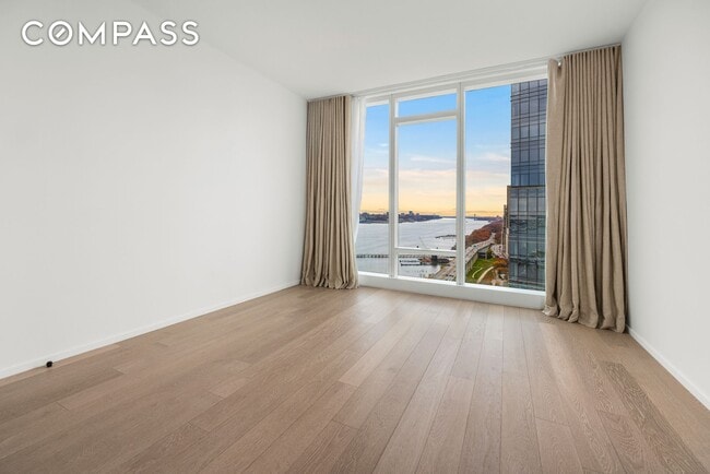 Building Photo - 30 Riverside Blvd