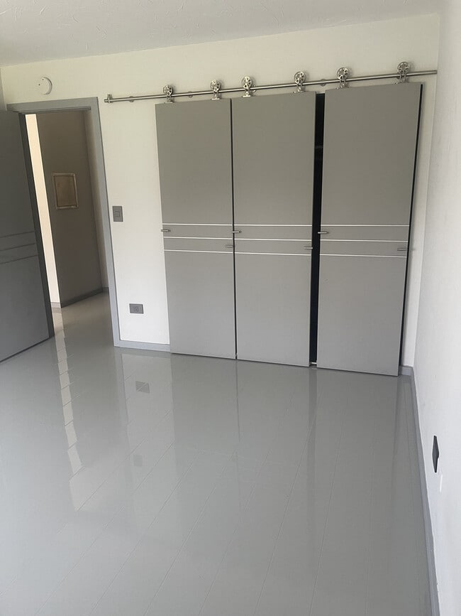 Building Photo - 234 E Bailey Rd