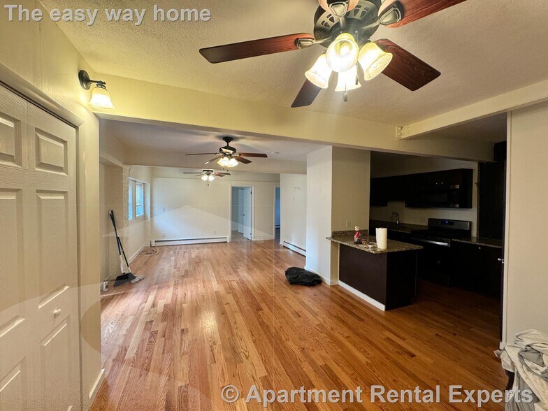 Building Photo - 205B Highland Ave