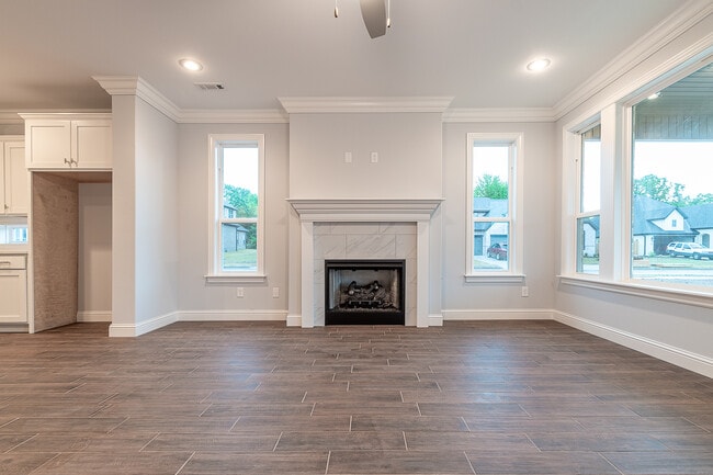 Building Photo - 1431 Water Way Dr