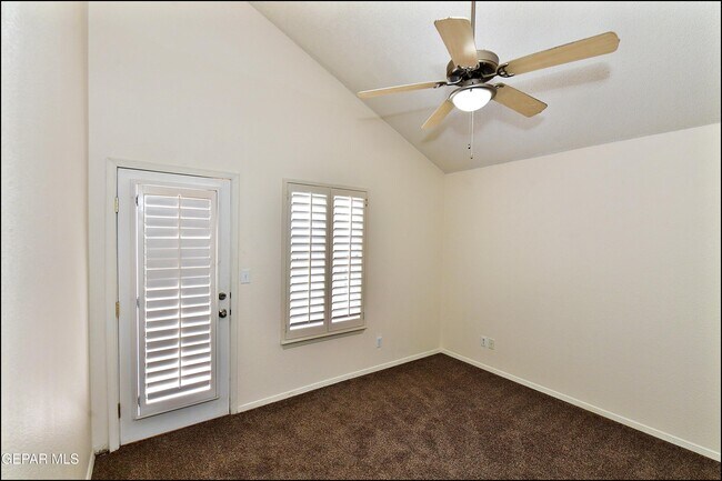Building Photo - 6372 Franklin Ridge Dr
