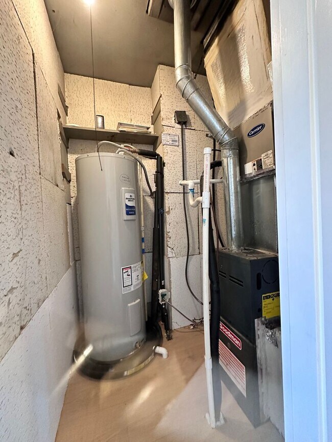 Building Photo - Diamond Springs Rd, Virginia Beach