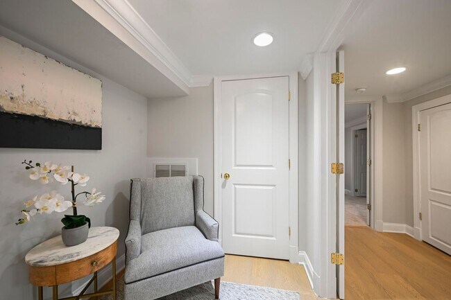Building Photo - Welcome Home to Your Stylish 1 BR/1BA  in Adams Morgan!