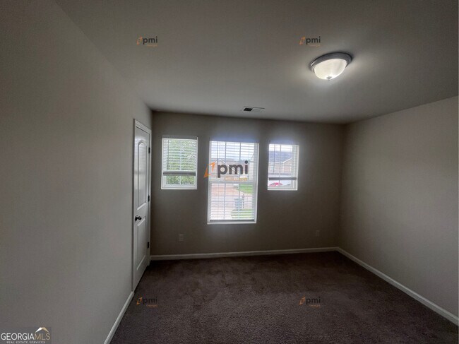 Building Photo - 106 Sarah Ln