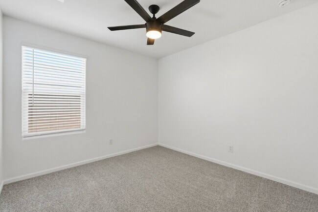 Building Photo - 12168 E Sunflower Ln