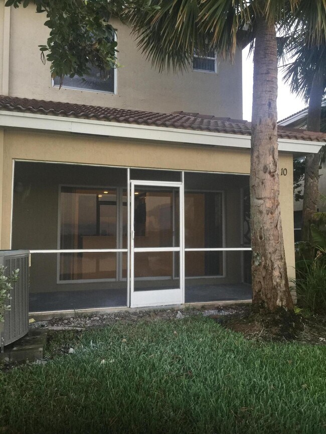 Building Photo - 401 SW 120th Ave