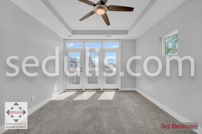 Building Photo - 4555 Mixson Ave