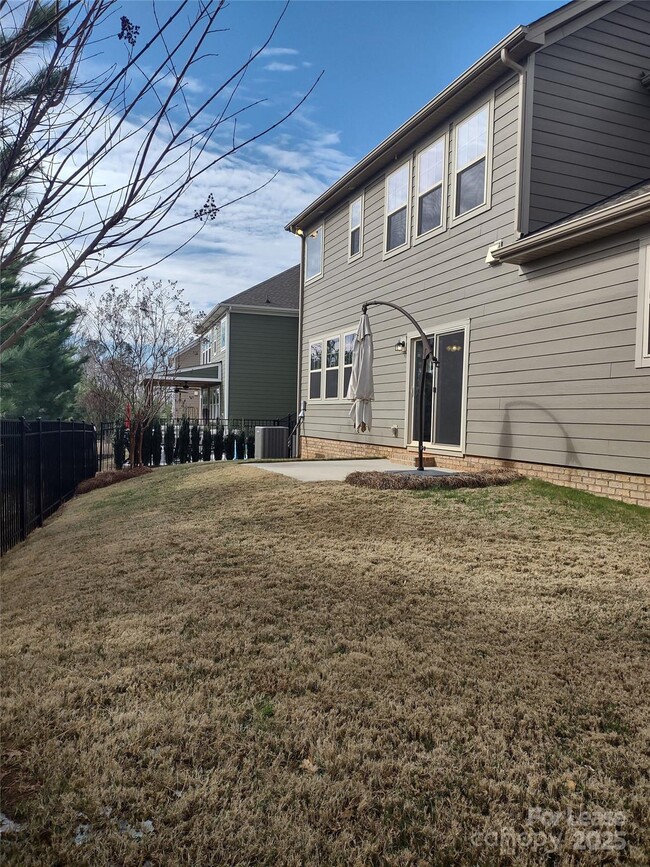 Building Photo - 1019 Hamilton Mill Dr