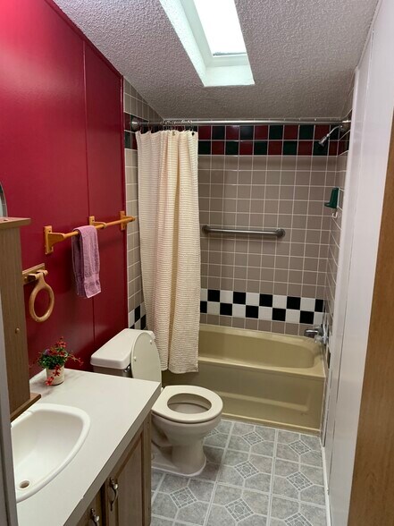 Building Photo - 11680 Bluebird Dr