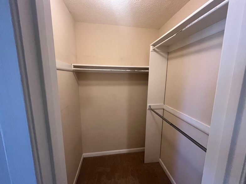 Building Photo - 3100 Heathstead Pl