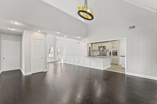 Building Photo - 5605 Martin Grove Dr NW