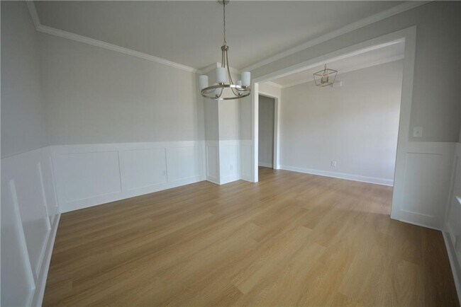 Building Photo - 547 Hellen Vly Dr