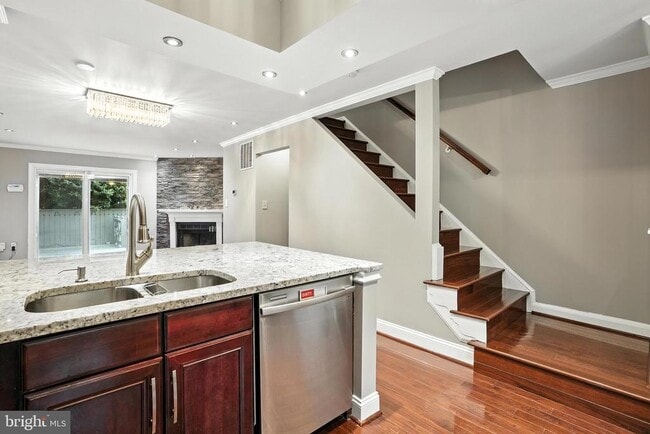 Building Photo - 12863 Mill Brook Ct