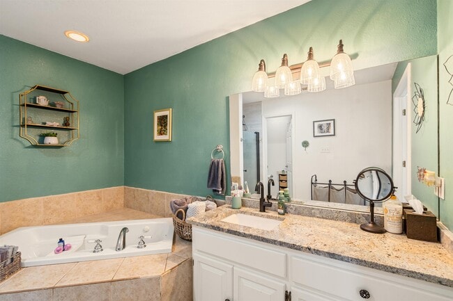 Building Photo - 308 Boulder Ridge Dr