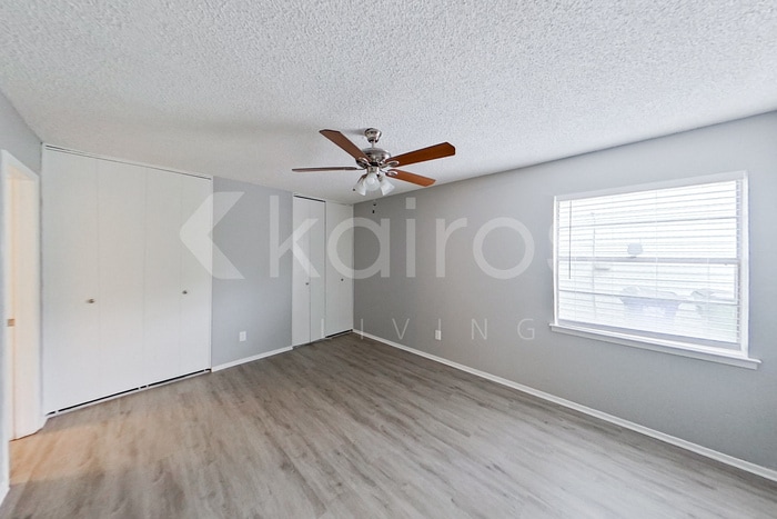 Building Photo - 12211 Knight Dr