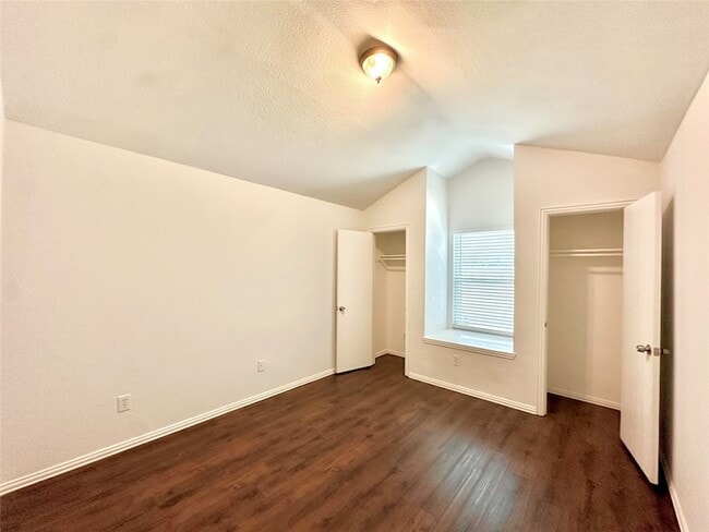 Building Photo - 4924 Mountain Ridge Ln