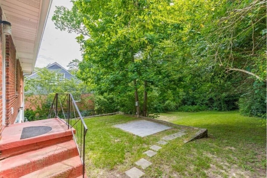 Building Photo - 817 Gertrude Pl NW