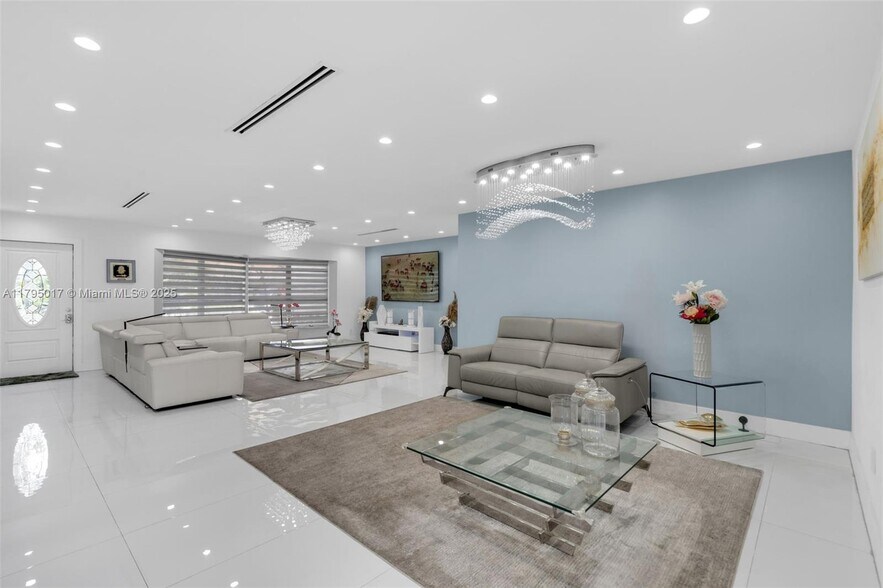Building Photo - 4140 N 36th Ave