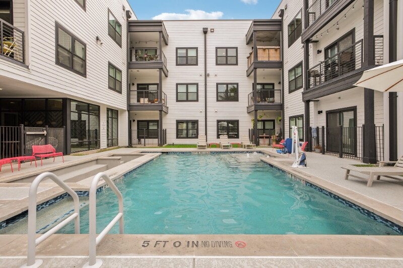 Building Photo - 3101 Govalle Ave