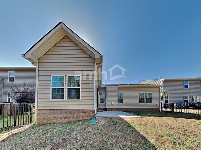 Building Photo - 3008 Fallondale Rd