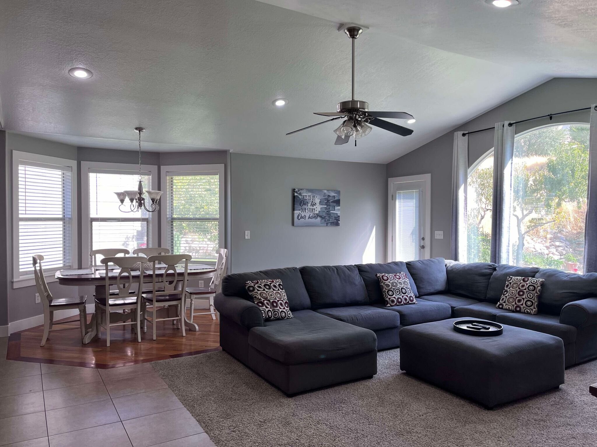 Building Photo - 639 S Appaloosa Cir