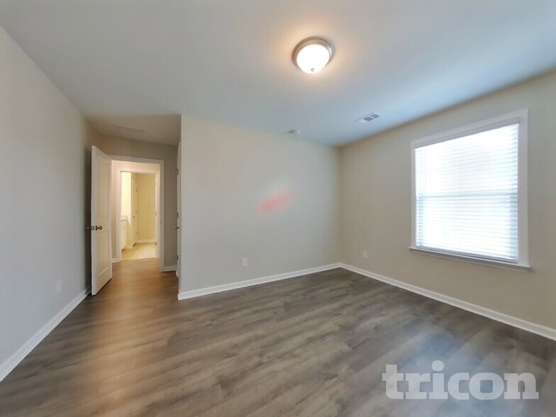 Building Photo - 313 Knowles Pl