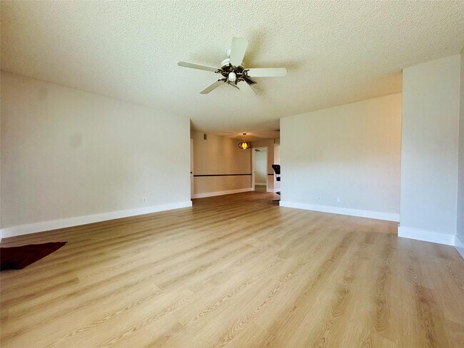 Building Photo - 1780 NW 39th Pl