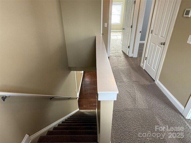 Building Photo - 15211 Barnsbury Dr