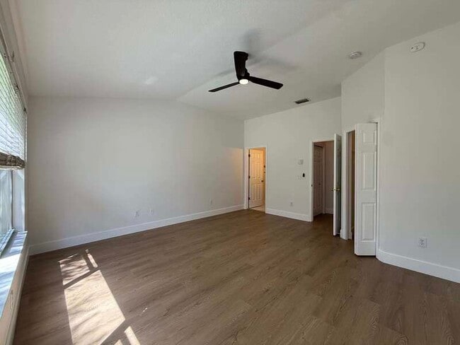 Building Photo - 2608 Chelsea Manor Blvd